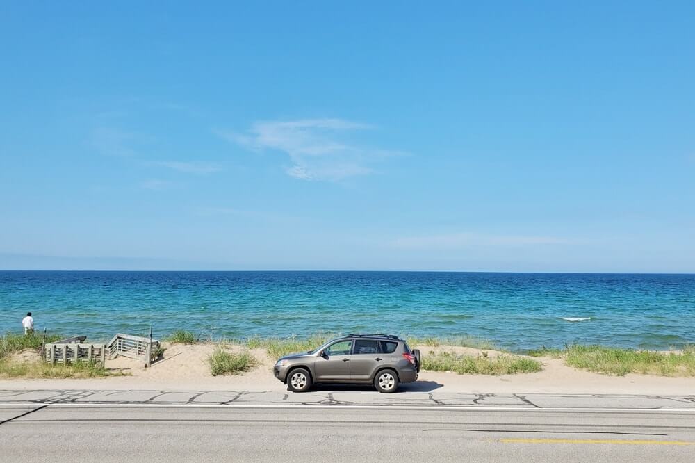 Best places to visit in the UP Upper Peninsula. Lake Michigan scenic highway - US2. UP Michigan road trip. Lake Superior circle tour. Michigan travel blog