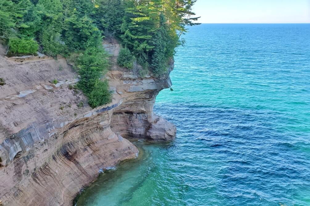 Best places to visit in the UP upper peninsula Michigan: Pictured Rocks National Lakeshore. Michigan travel blog