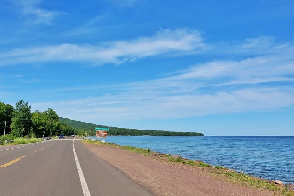 Best places to visit in the UP Upper Peninsula. UP Michigan road trip. Lake Superior circle tour. Michigan travel blog
