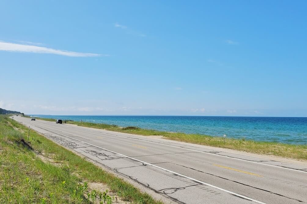 Best places to visit in the UP Upper Peninsula. UP Michigan road trip. Lake Superior circle tour. Michigan travel blog