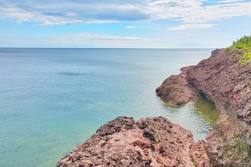 Best things to do in the Keweenaw Peninsula, in Copper Harbor: Devils Washtub. Upper Peninsula. UP Michigan travel blog