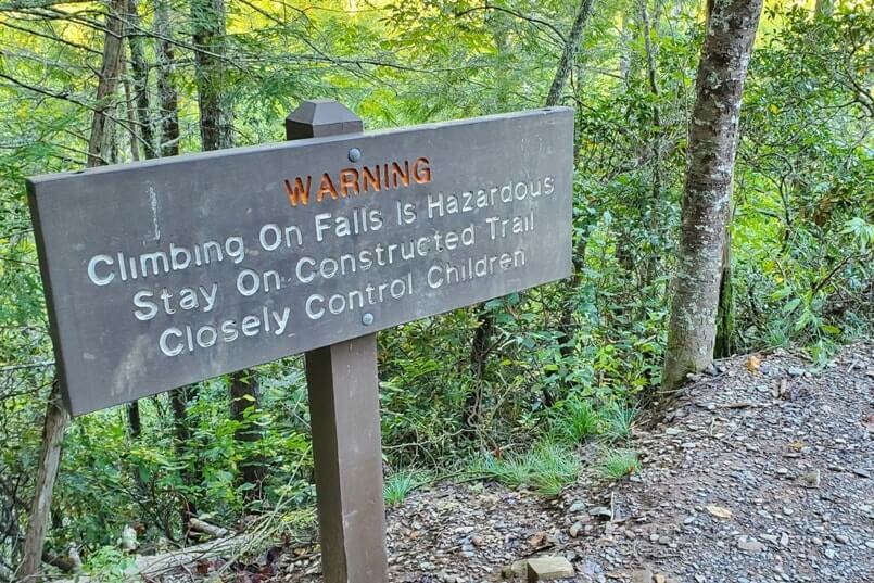 Abrams Falls hiking trail: Best Cades Cove hike in Smoky Mountains. safety tips for waterfall hikes. Tennessee TN. Smokies travel blog