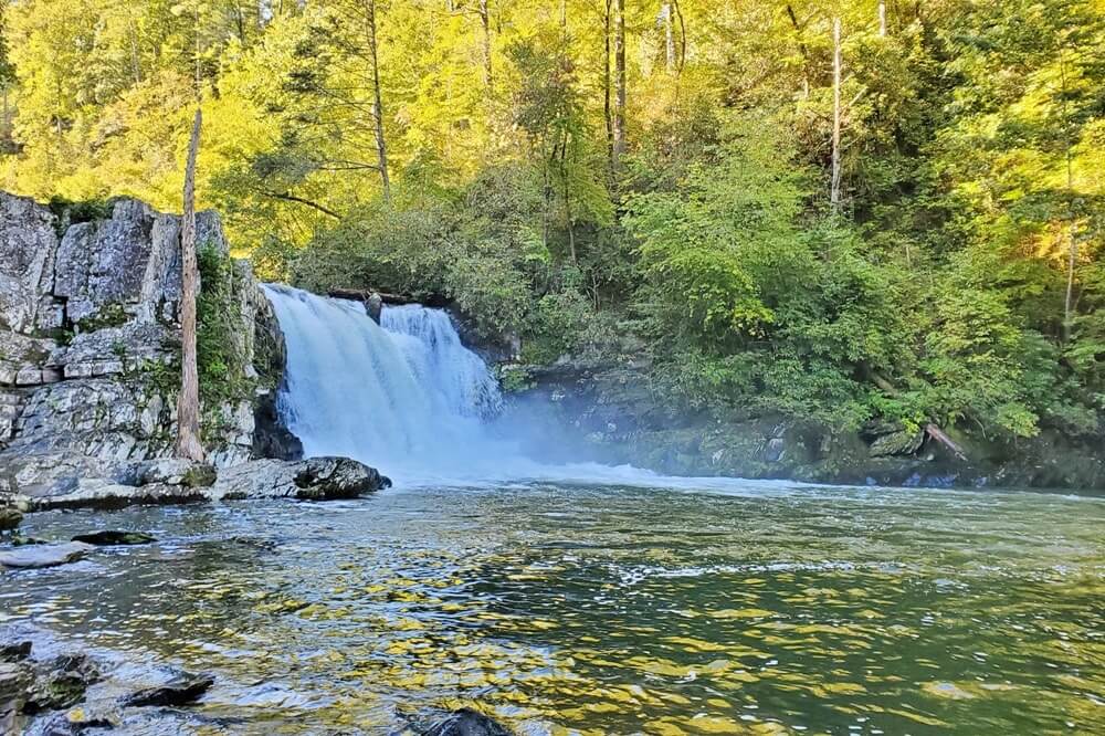 Abrams Falls waterfalls: Best Cades Cove waterfalls in Smoky Mountains. Tennessee TN. Smokies travel blog