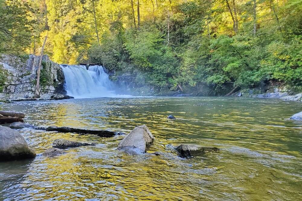 Waterfalls in Great Smoky Mountains National Park: Abrams Falls Trail. Best waterfall hikes in the Smoky Mountains in Tennessee TN. Smokies travel blog