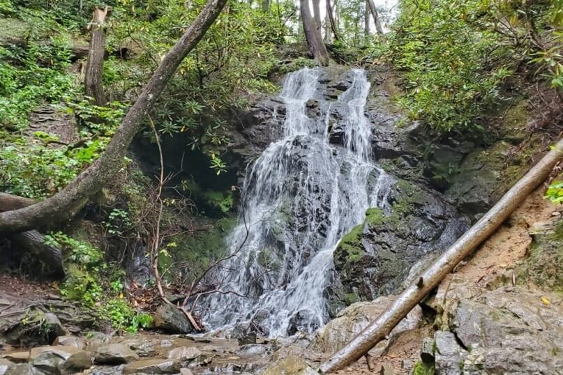 Hiking to waterfalls in Great Smoky Mountains National Park: Cataract Falls Trail. Best waterfall hikes in the Smoky Mountains in Tennessee TN. Smokies travel blog