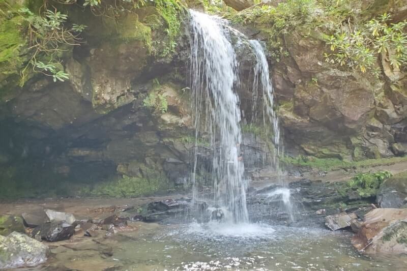 Hiking to waterfalls in Great Smoky Mountains National Park: Grotto Falls Trail. Best waterfall hikes in the Smoky Mountains in Tennessee TN. Smokies travel blog