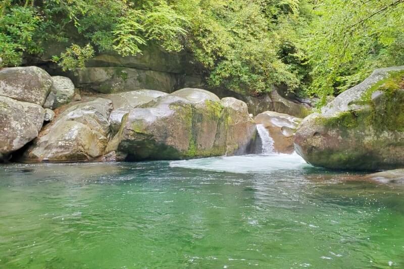 Hiking to waterfalls in Great Smoky Mountains National Park: Midnight Hole Falls Trail. Best waterfall hikes in the Smoky Mountains in North Carolina NC. Smokies travel blog