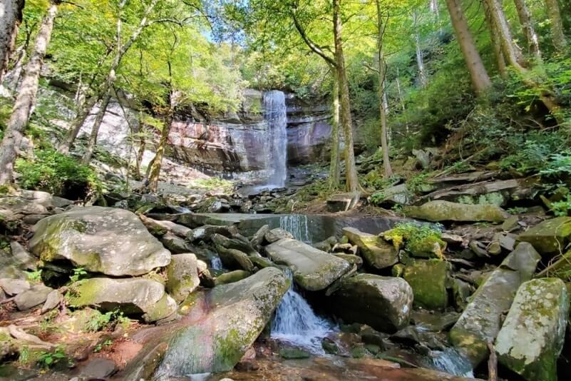 Waterfalls in Great Smoky Mountains National Park: Rainbow Falls Trail. Best waterfall hikes in the Smoky Mountains in Tennessee TN. Smokies travel blog