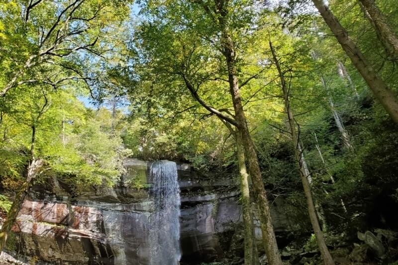 Waterfalls in Great Smoky Mountains National Park: Rainbow Falls Trail. Best waterfall hikes in the Smoky Mountains in Tennessee TN. Smokies travel blog