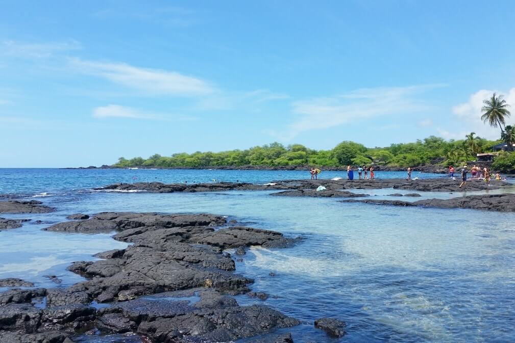 Best Big Island snorkeling spots: honaunau bay snorkeling, two step beach snorkeling. best snorkeling beaches on the Big Island. Hawaii travel blog
