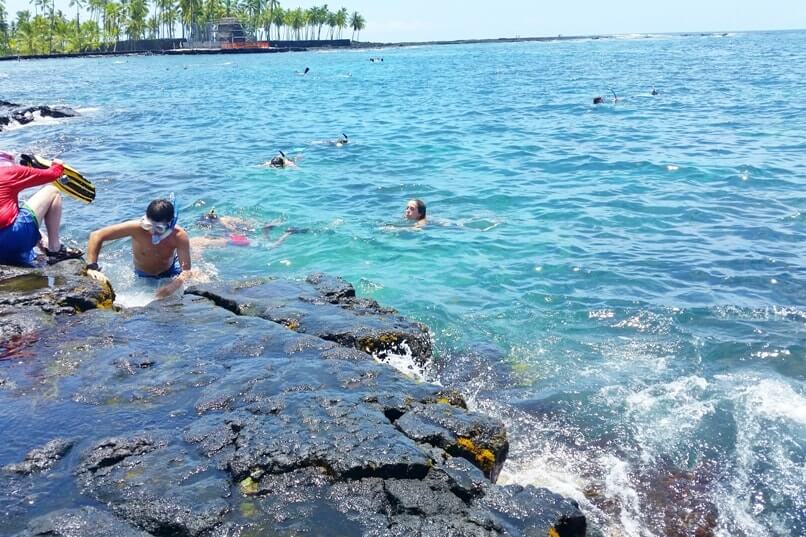 Big Island snorkeling spots: two step beach snorkeling, honaunau bay snorkeling. Hawaii travel blog