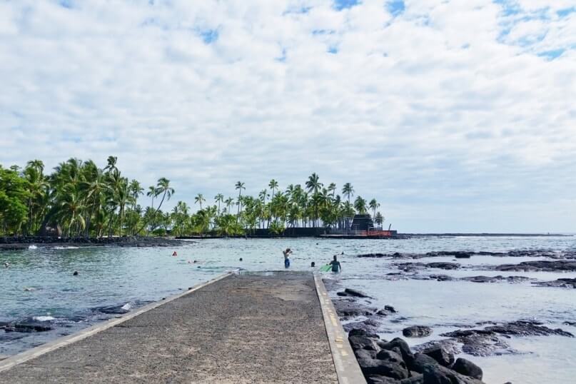 Big Island snorkeling spots: two step beach snorkeling, honaunau bay snorkeling. Hawaii travel blog
