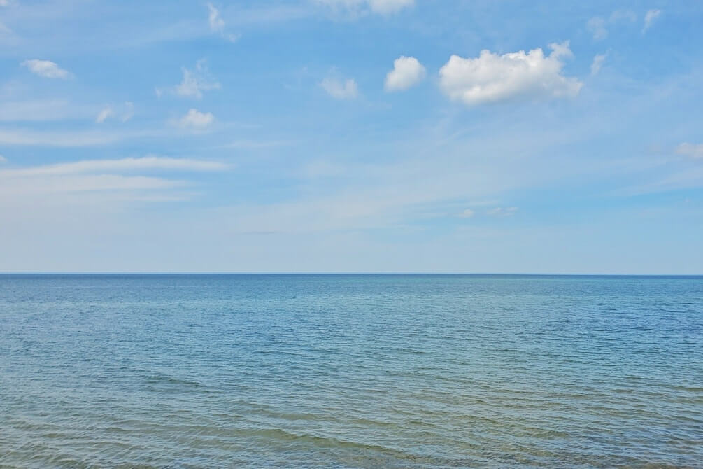 Things to do in Eastern UP: crisp point lake superior beach. UP Michigan travel blog