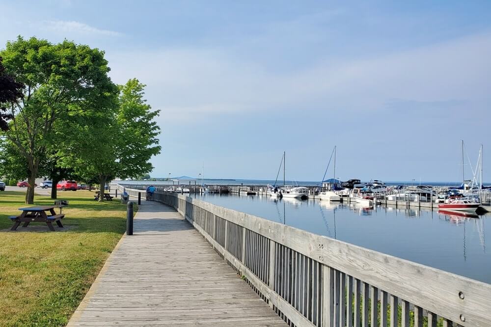 Things to do in Eastern UP: Huron boardwalk, downtown St Ignace. UP Michigan travel blog