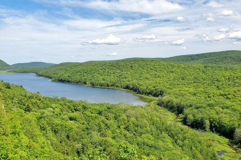 Things to do in the porkies: Hike to Lake of the Clouds overlook, porcupine mountains. up michigan travel blog