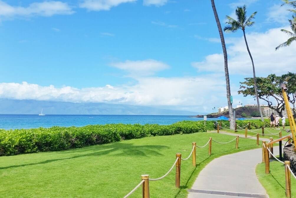 Things to do in West Maui: kaanapali beach walk. best hikes in west maui. things to do in kaanapali. maui hawaii travel blog