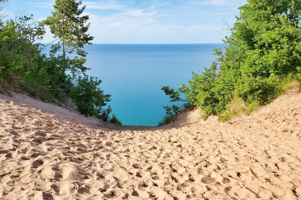 Best things to do in Pictured Rocks National Lakeshore Park: where to see pictured rocks sand dunes near grand marais. upper peninsula UP michigan travel blog