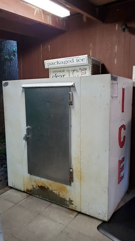 Elkmont Campground Store: Do they sell ice at elkmont campground? ice cost how much. smoky mountains camping travel blog