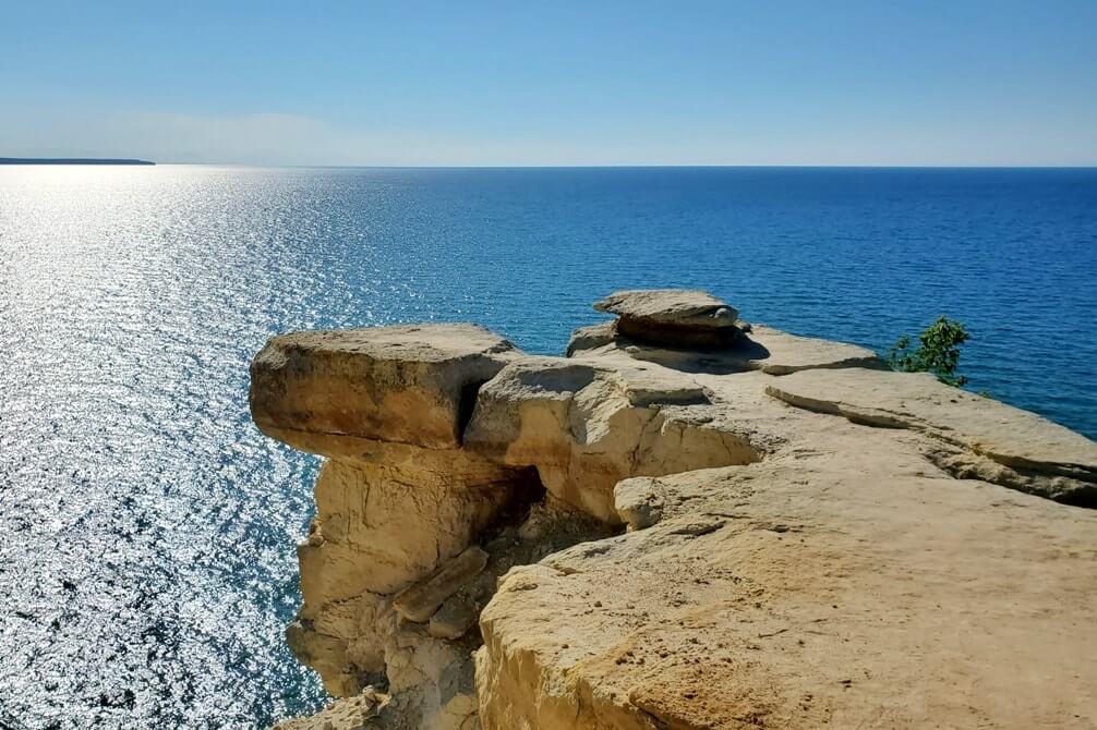 Things to do in Pictured Rocks National Lakeshore park: hike to grand portal point. UP Michigan travel blog