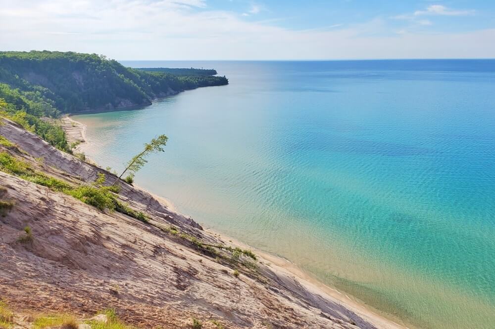 Things to do in Pictured Rocks National Lakeshore park: log slide overlook dunes. where to see sand dunes in Pictured Rocks, in Upper peninsula. UP Michigan travel blog