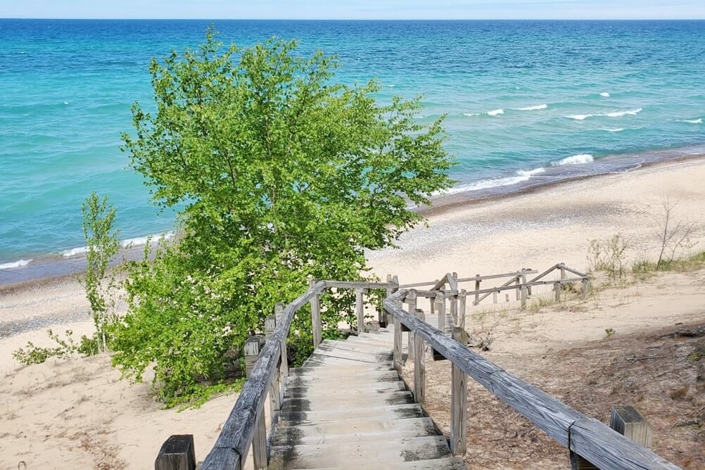 Things to do in Pictured Rocks National Lakeshore park: twelvemile beach, lake superior. UP Michigan travel blog