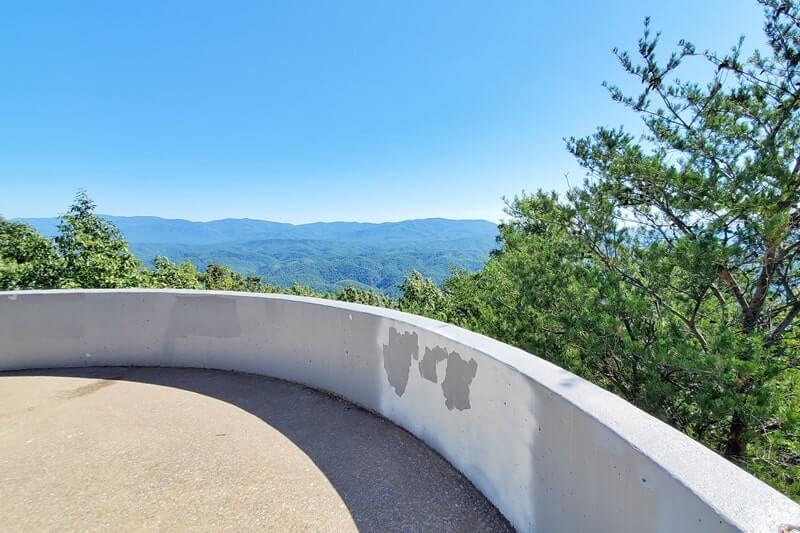 Foothills Parkway west overlooks and parking spots: Trail to Look Rock tower. look rock hike. Smoky Mountains travel blog