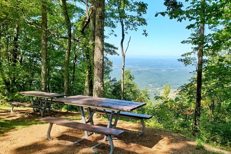 Foothills Parkway overlook and scenic views of smoky mountains. scenic drives and picnic areas near great smoky mountains national park. smokies travel blog