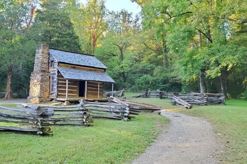 Hiking trail to John Oliver Cabin. Cades Cove hiking trail. smoky mountains travel blog