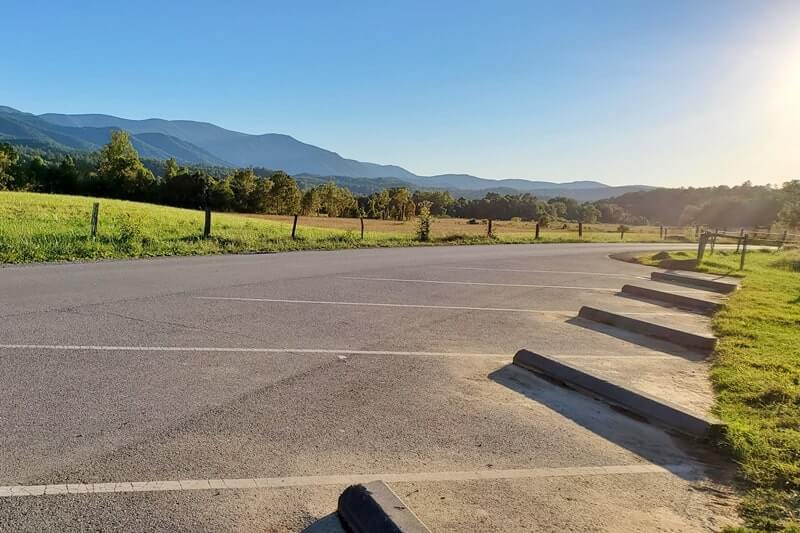 Getting to John Oliver Cabin parking on cades cove loop road. smoky mountains travel blog