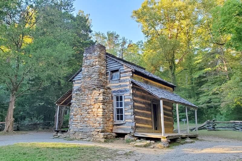 John Oliver Cabin. Historic log cabin in cades cove, smoky mountains. smoky mountains travel blog