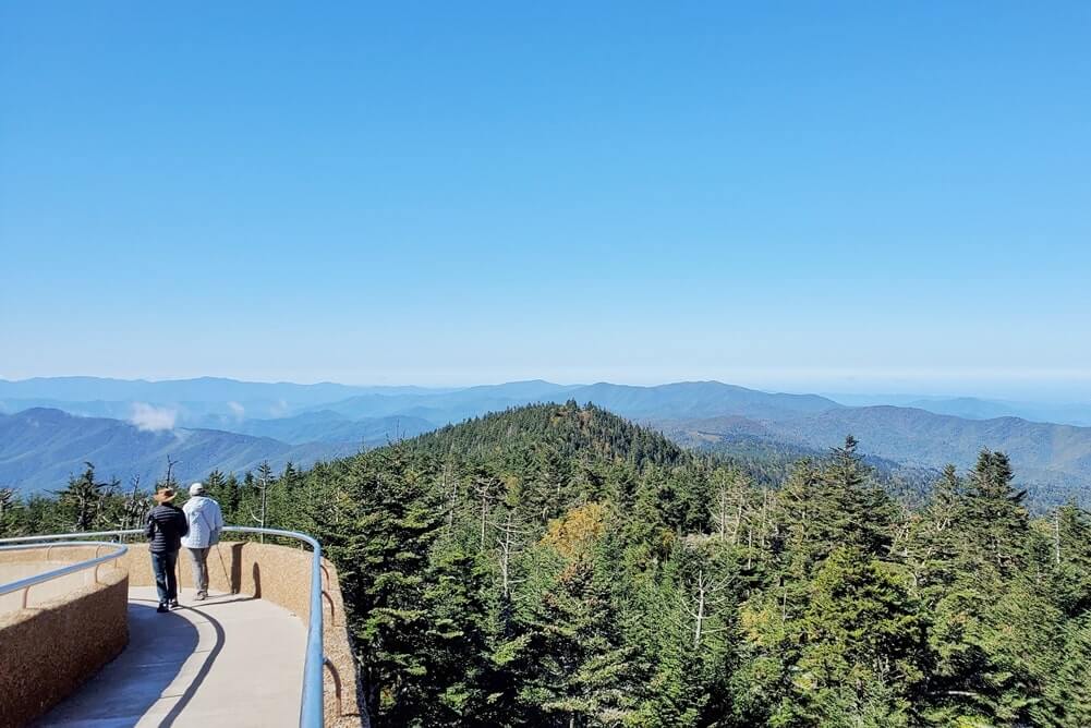 Best things to do in Great Smoky Mountains National Park vacation ideas. best hiking trails with mountain views. Tennessee TN. North Carolina NC. smokies travel blog