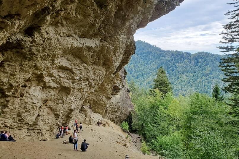 Things to do in Great Smoky Mountains National Park. hiking trail in tennessee. alum cave bluffs hike. tn smokies travel blog