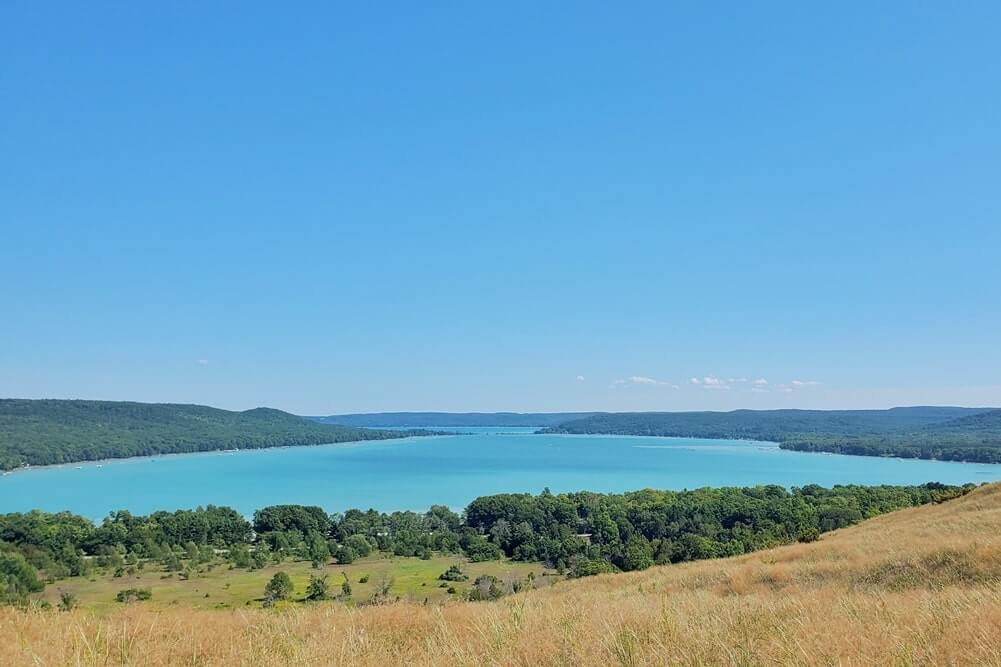 Cottonwood Trail: best hikes to see glen lake in sleeping bear dunes national lakeshore. pierce stocking scenic drive hiking trails. northern michigan travel blog