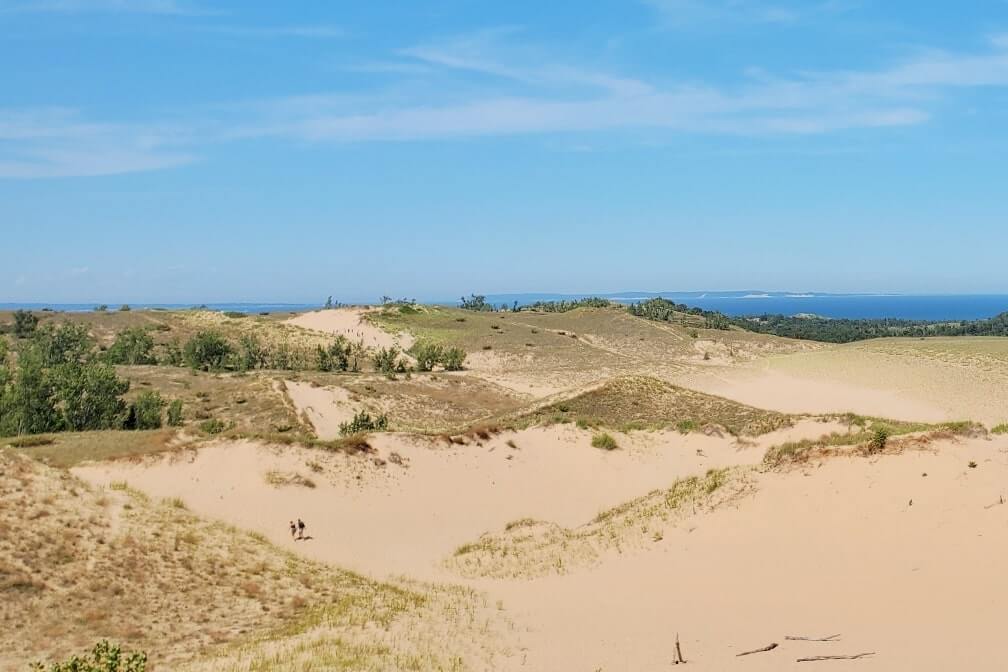 Cottonwood Trail: best hikes to see sand dunes and lake michigan in sleeping bear dunes national lakeshore. pierce stocking scenic drive hiking trails. northern michigan travel blog