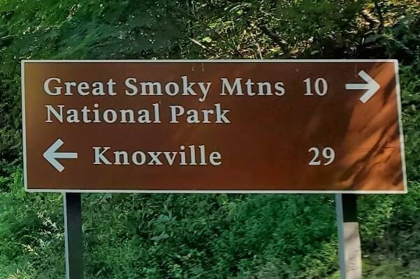 Great Smoky Mountains National Park camping trip. Planning a smoky mountains camping trip for first time in the smoky mountains. tent camping. rv camping. car camping. tennessee tn. north carolina nc. smokies travel blog.