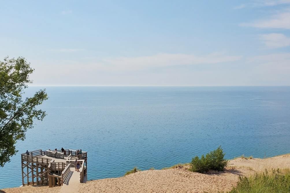 Pierce Scenic Stocking Drive: scenic drive in sleeping bear dunes national lakeshore. best overlooks. best stops. best things to do. northern michigan travel blog.