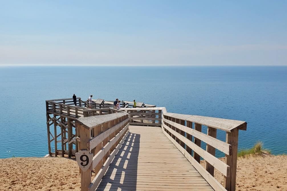 Pierce Scenic Stocking Drive: scenic drive in sleeping bear dunes national lakeshore. best overlooks. best stops. best things to do. northern michigan travel blog.