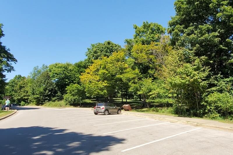 Pierce Stocking Scenic Drive parking at picnic area near dune overlook. michigan travel blog