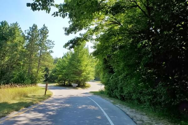 Pierce Stocking Scenic Drive parking at lake michigan overlook. stop #9. michigan travel blog