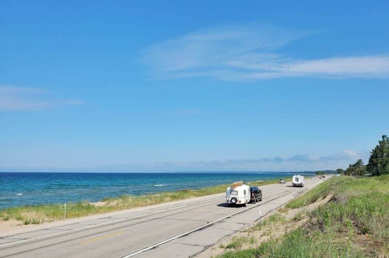 Best places to visit in the UP upper peninsula Michigan on a UP road trip. Most scenic beautiful views in the UP. Michigan travel blog