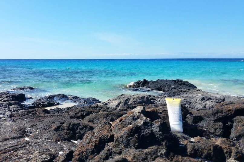 Best sunscreen for Hawaii snorkeling and swimming at the beach: Are popular brands reef safe sunscreen. What sunscreen ingredients for Hawaii sunscreen. reef-friendly sunscreen. hawaii travel blog