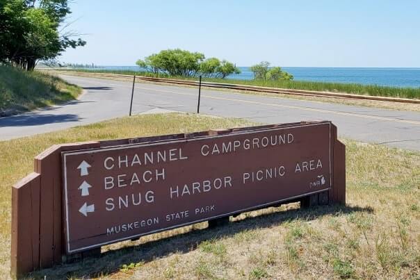 Lake Michigan campground near snug harbor picnic area. muskegon state park camping. michigan travel blog