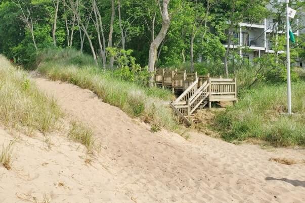 Trail to Oak Beach. south haven beach access. michigan travel blog