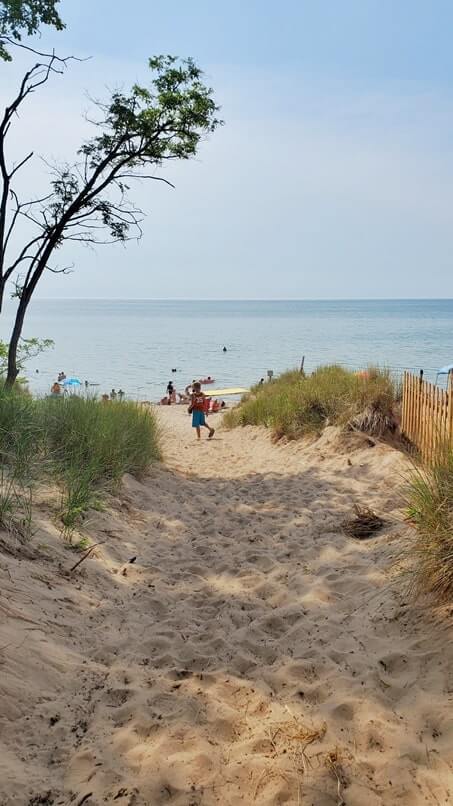 Trail to Oak Beach. south haven beach access. michigan travel blog