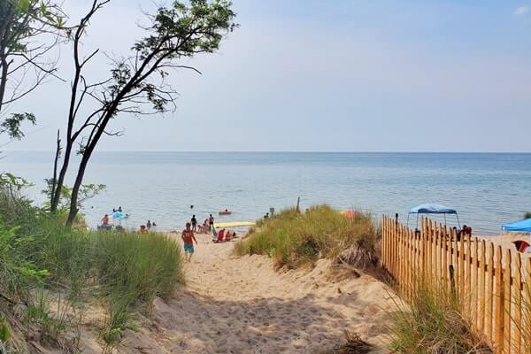 Trail to Oak Beach. south haven beach access. michigan travel blog