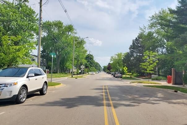 Oak Street Beach free parking, street parking. south haven, michigan travel blog