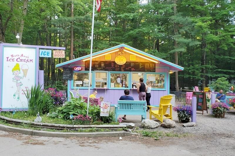 ruth ann's ice cream in muskegon mi. Muskegon ice cream shop near Muskegon State Park campground. where to go for ice cream in muskegon mi. michigan travel blog