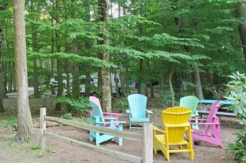 ruth ann's outdoor seating. Muskegon ice cream shop near Muskegon State Park campground. outdoor dining food places in muskegon mi. michigan travel blog