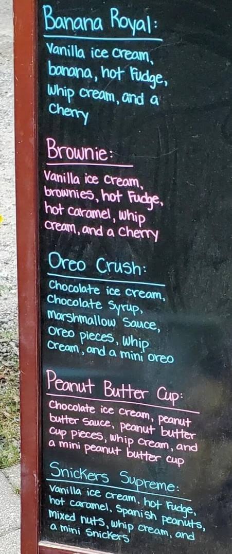 ruth ann's ice cream menu. ice cream sundae. flavors. Muskegon ice cream shop. michigan travel blog