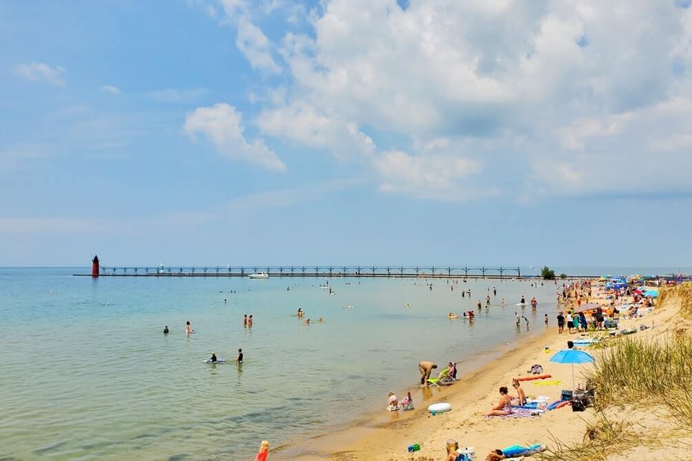 Beach access for South Beach Michigan. How to get there. South Haven beaches. Lake Michigan beaches in south haven MI. michigan travel blog